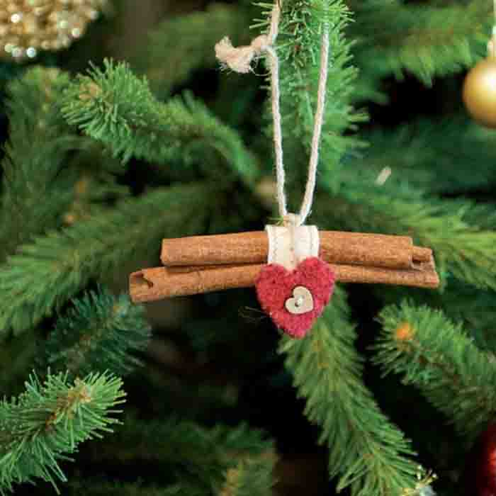 تزیین درخت کریسمس با وسایلی ساده 