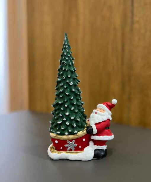 بابانوئل و درخت کاج